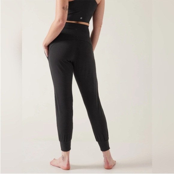 Athleta Salutation Cargo Jogger Black small - Picture 3 of 16
